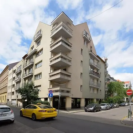 Orangehomes Garden View Friendly With Free Parking דירה