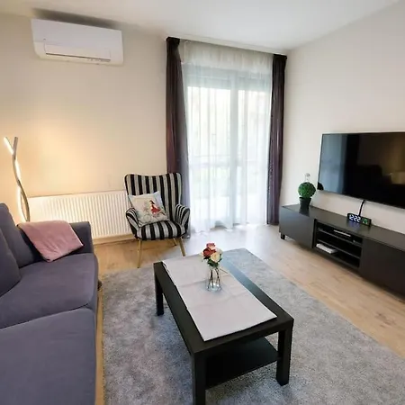 Orangehomes Garden View Friendly With Free Parking דירה *