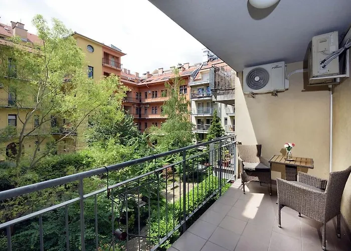 Orangehomes Garden View Friendly With Free Parking 아파트 *